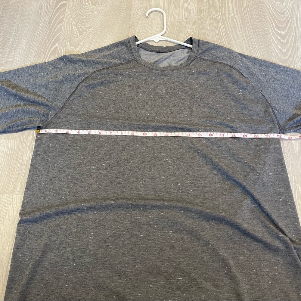 Lululemon Men’s Metal Vent Tee Shirt, size XXL, Gray - Picture 11 of 16